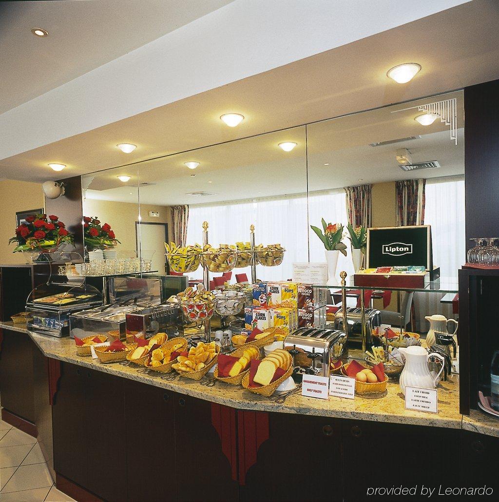 Mercure Saint Raphael Centre Plage Restoran gambar
